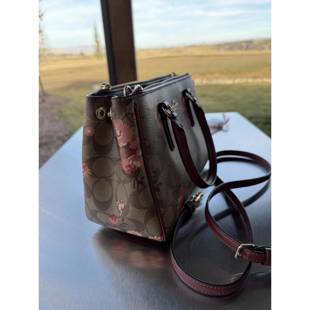 Coach Surrey Signature Canvas Pink Floral Print NWOT 12x9 - Picture 6 of 15
